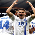 Με τα γαλανόλευκα «μαμούνια»