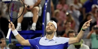 All around: Παίζει.... επιτέλους σαν Φέντερερ