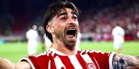 Jota_Silva_Olympiacos.jpg