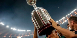 Futbolatino: Στη σκιά του τελικού