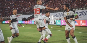 Futbolatino: Mεσοβδόμαδο χτύπημα
