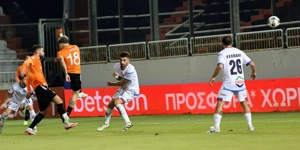 Τριτώνει το καλό στο 4,00