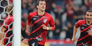 Futbolatino: Στο Λιμπερταδόρες το ζουμί