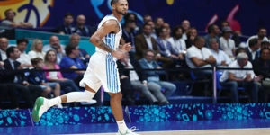 Αν. Ζαχαράκης: Πρωτιά από το τρίποντο
