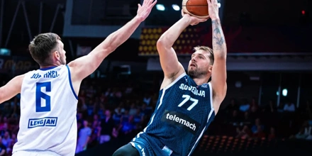 45ef51a3-luak-doncic-shoots-slovenia-v-iceland-eurobasket-fiba.jpg
