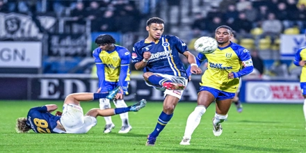 Apo ekei pou emeine.jpg