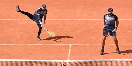 arevalo-pavic-roland-garros-2024-sf-holder.jpg