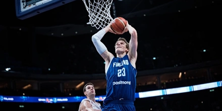 be52e9f7-lauri-markkanen-dunks-finland-fiba.jpg