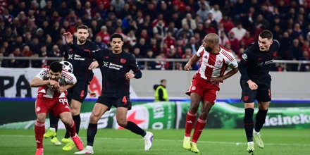 Ena perissotero apopse.jpg