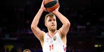 f21721a6-sasha-vezenkov-olympiacos-baskonia.jpg