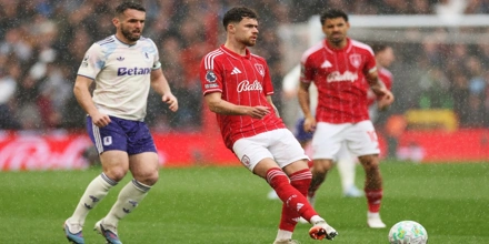 Isorropimeni mahi me liga gkol.jpg