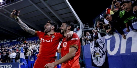 Me tin Burgos gia to seri.jpg