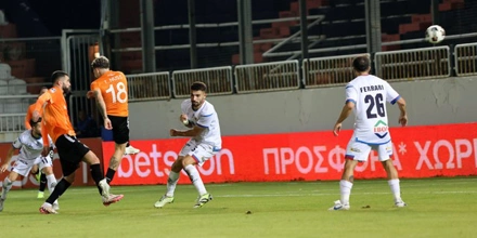 Τριτώνει το καλό στο 4,00