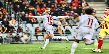 Poreia pros tin koryfi.jpg