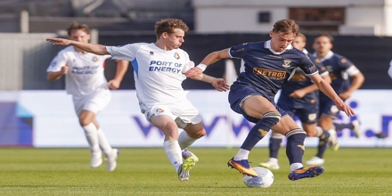 Sto 2.10 i katohos tou kypellou.jpg