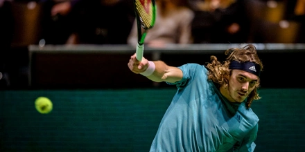 tsitsipas27.jpg